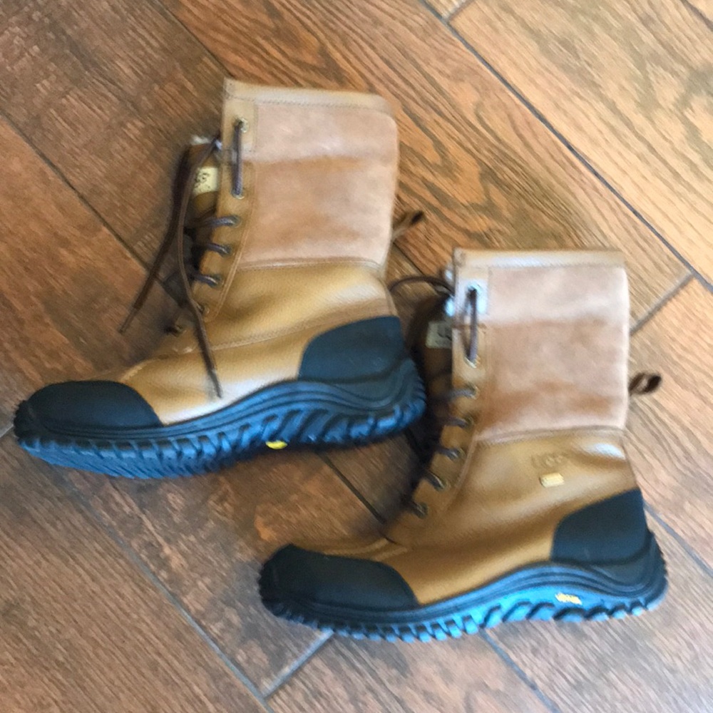 Ugg Adirondack boot